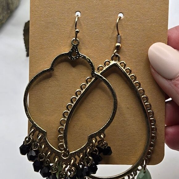 "5/$25" Pair of Mismatched Goldtone Green/Black Boho Bali Style Dangle Earrings - Picture 4 of 5